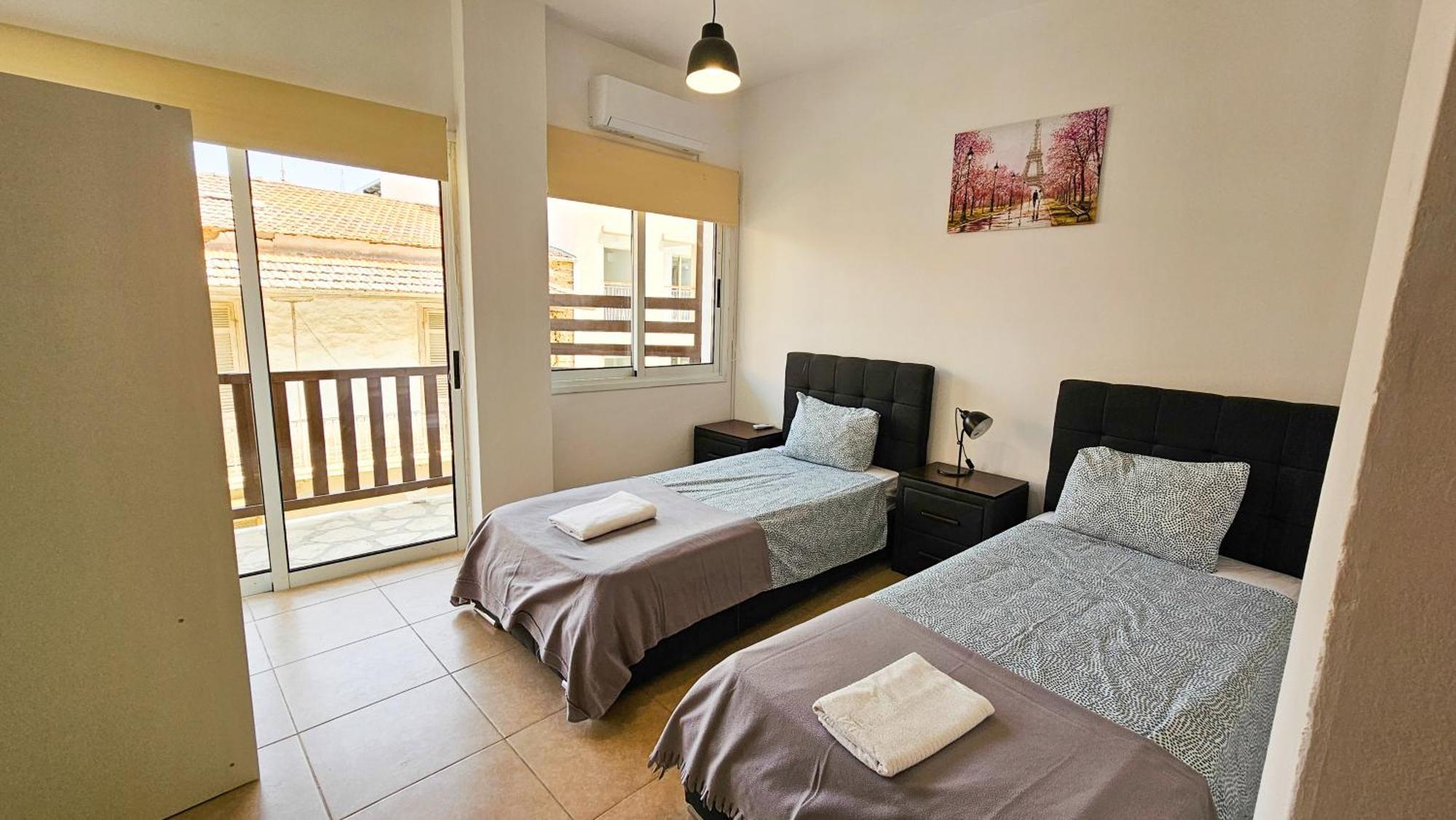Sky Ward Rooms, 150m From Chabad Lubavitch Apartment Larnaca