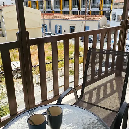 Sky Ward City Rooms, 150M From Chabad Lubavitch Larnaca Exterior photo
