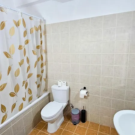 Sky Ward City Rooms, 150M From Chabad Lubavitch Larnaca Exterior photo